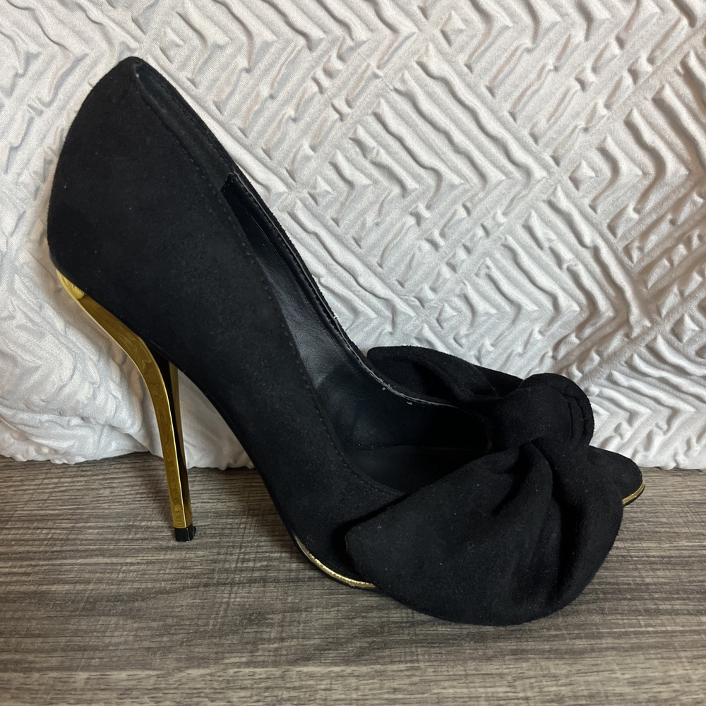 Privileged Valencia Faux Suede Heel Size 6.5 Black Gold Pointed Toe Bow Stiletto - Picture 4 of 11
